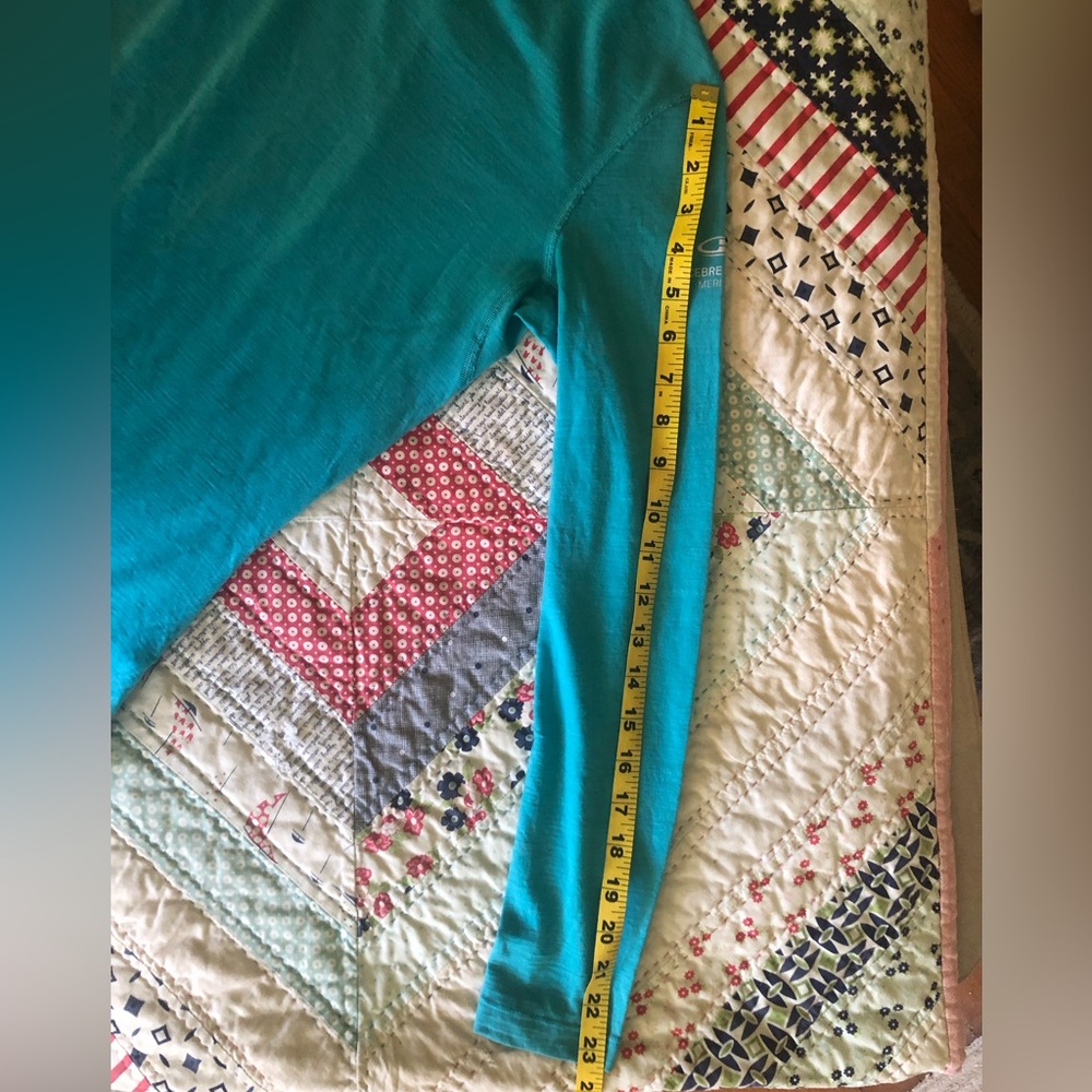 Icebreaker turquoise/teal 100% merino top - Picture 7 of 8